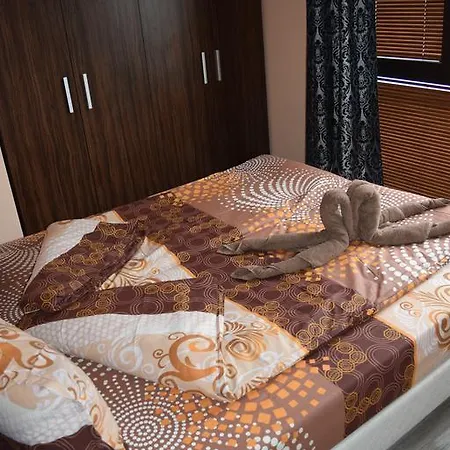 Liulin Center Apartment *